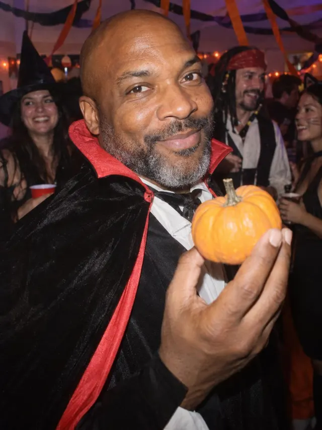 Instant Party Photo Halloween AI photo style: example 1