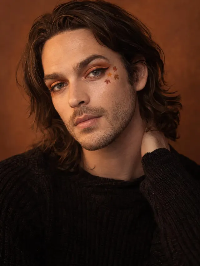 Pumpkin Glow Makeup Halloween AI photo style: example 1
